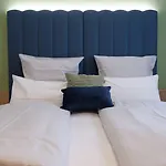 Reos Isny ايسني ام الغو